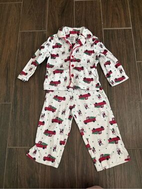 🪼5/$10 Mickey Red/White Holiday Truck Kids Pajama Set